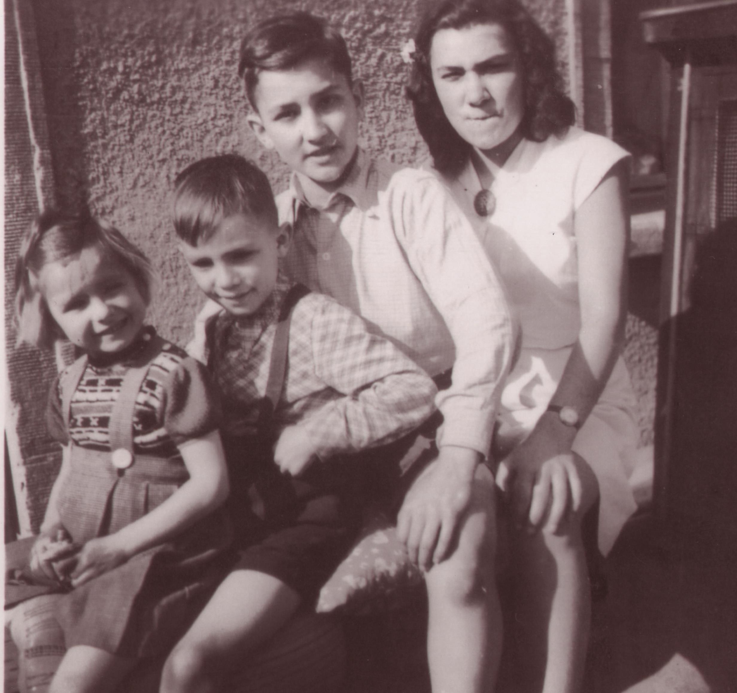 BRA 27.2.18 B. Reimann mit Geschwistern Frühjahr 1949 (c)Literaturzentrum NB