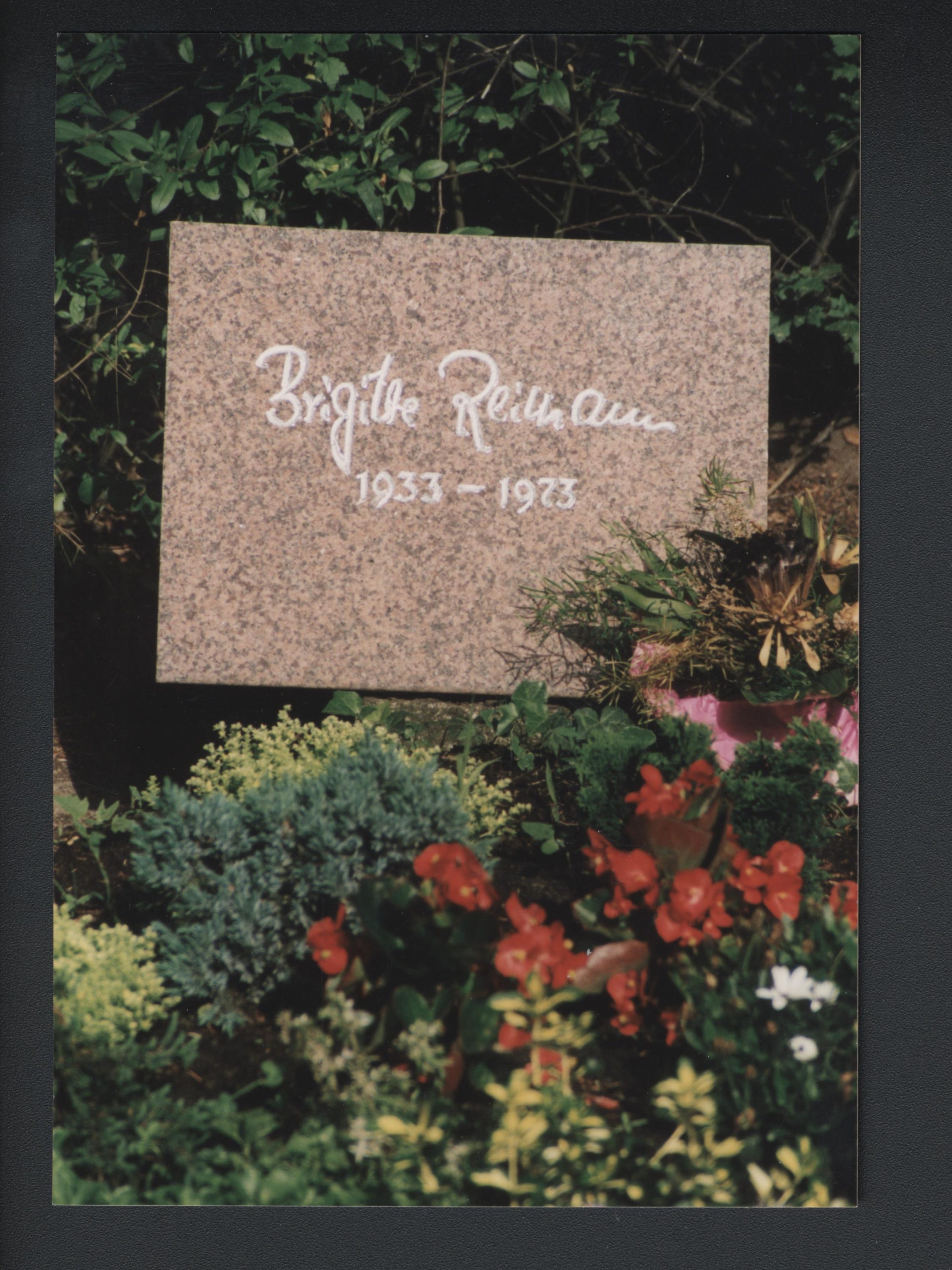 Grabstelle Brigitte Reimann, Oranienbaum, Burg