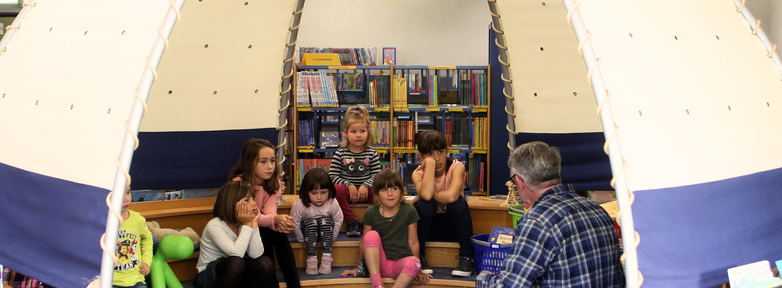 Vorlesestunde & Kinderbuchflohmarkt