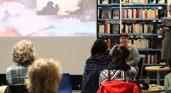 Dialog-Café März: Alleinerziehend in Indien